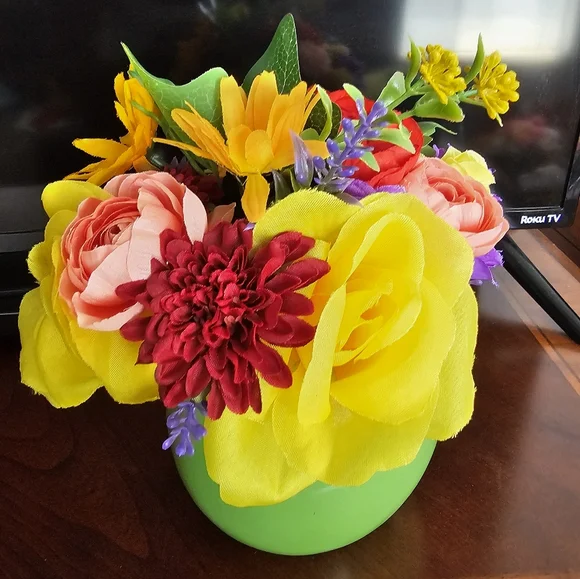 CUSTOM MADE BY MOSBYSTREASURES M&M'S Green and Red Faux Floral Accents - Picture 3 of 5